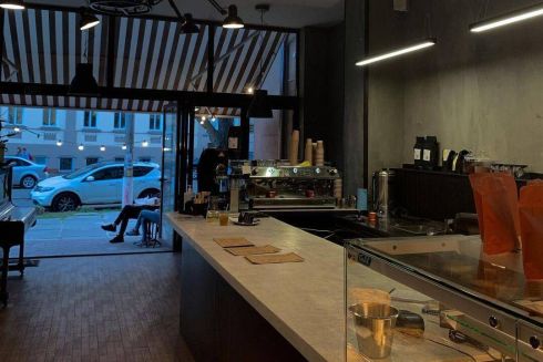 На Подолі запрацював еспресо-бар &laquo;Без Дверей&raquo;