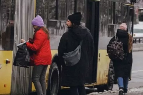 Закриття метро на Теремки переповнило громадський транспорт там, де підземка працює