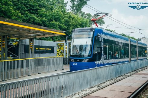 У Києві не працюють трамваї: список автобусних маршрутів на заміну