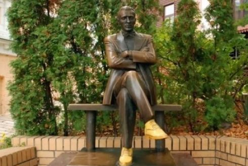 Булгакова визнали символом імперської політики рф, а його пам’ятники — пропагандою