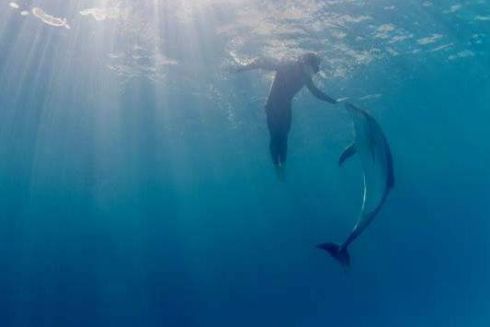 Лайфхак: как фридайвер Александр Бубенчиков проплывает под водой два с половиной футбольных поля на одном дыхании