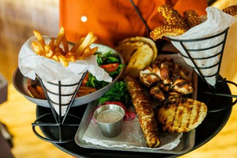 На Подолі харків&rsquo;яни відкрили ресторан &ldquo;В мʼясо&rdquo; із відкритою кухнею