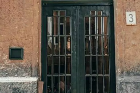 В историческом центре Львова отреставрировали металлические ворота: фото