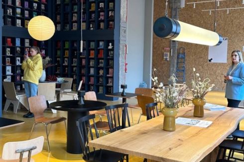 У книгарні &ldquo;Сенс на Хрещатику&ldquo; встановлять ліфт для людей з інвалідністю