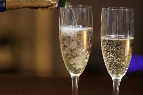 Як обрати ігристе вино і з чим його поєднувати у новорічну ніч