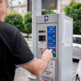 В Киеве запустили интерактивную карту с местами, где работают нелегальные парковщики