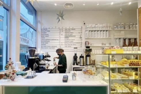 Кав'ярня Brewsell на Лук'янівці вчетверте відновлює роботу після російського ракетного удару