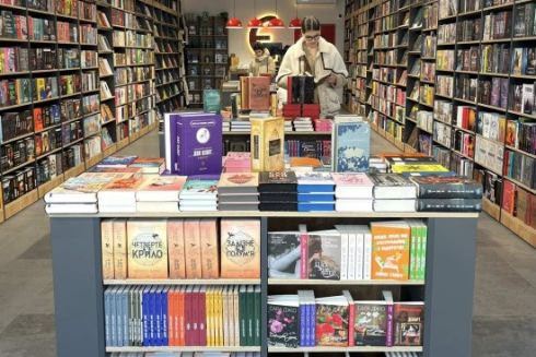 Що читали українці у 2024 році: ТОП-100 книг від "Книгарні “Є"
