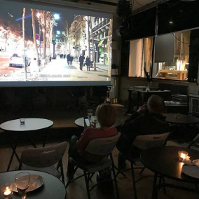 В Киеве открылся киноклуб-винный бар