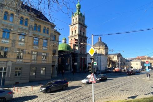 У центрі Львова перепрограмували світлофори для швидшого руху трамваїв
