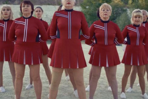 В Україні покажуть документалку про харківську команду з чирлідингу, де кожній учасниці – 50+