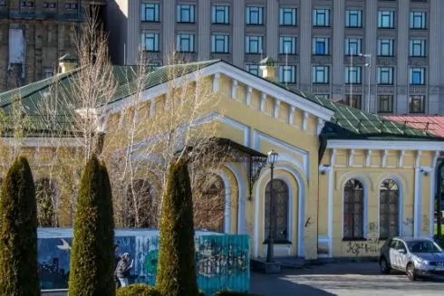 Історичну будівлю на Поштовій площі відреставрують і перетворять на культурний простір