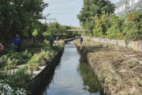 В Киеве начали расчищать реку Лыбидь: что уже сделали