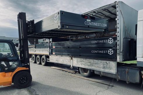 Фото: В Ирпень едут модульные домики для тех, кто потерял жилье