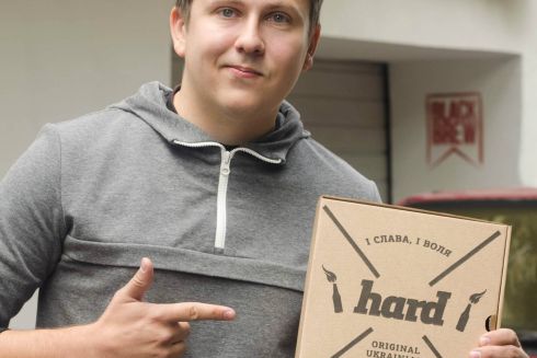 Как киевлянин создает одежду для футбольных болельщиков и городских патриотов