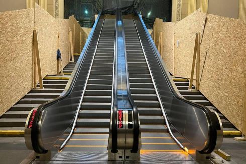 Фото: На Центральном вокзале заменили эскалатор