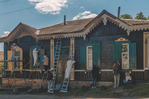 Волонтеры реставрируют в Чернигове дом XIX века: фото