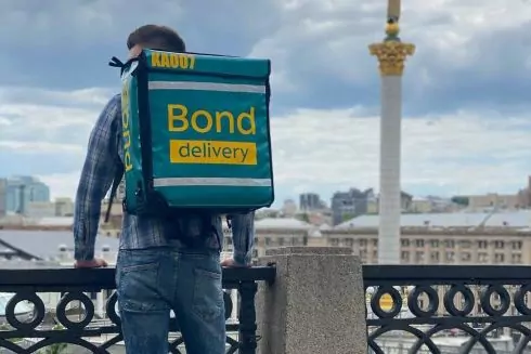 У Києві запустили новий цілодобовий сервіс доставки їжі: деталі