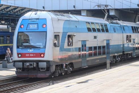 Двухэтажный поезд Skoda выходит на маршрут. Будет курсировать из Киева во Львов