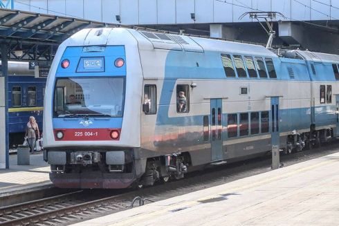 До кінця 2021 року «Укрзалізниця» запустить двоповерховий поїзд Skoda. Як він може виглядати