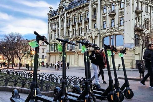 У Києві відкривають міський прокат електросамокатів. Він уже працює в Одесі