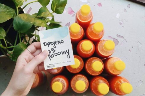 Киевское кафе будет раздавать соки и кофе бригадам скорой помощи