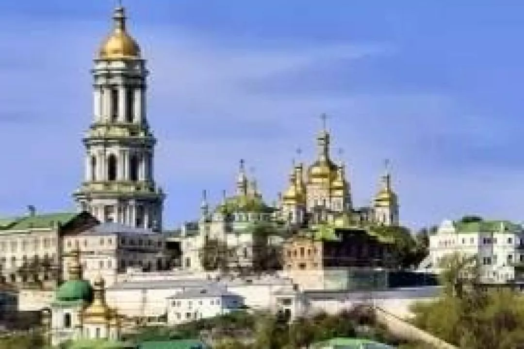 Києво-Печерську Лавру закривають на карантин: там виявили понад 90 випадків коронавірусу