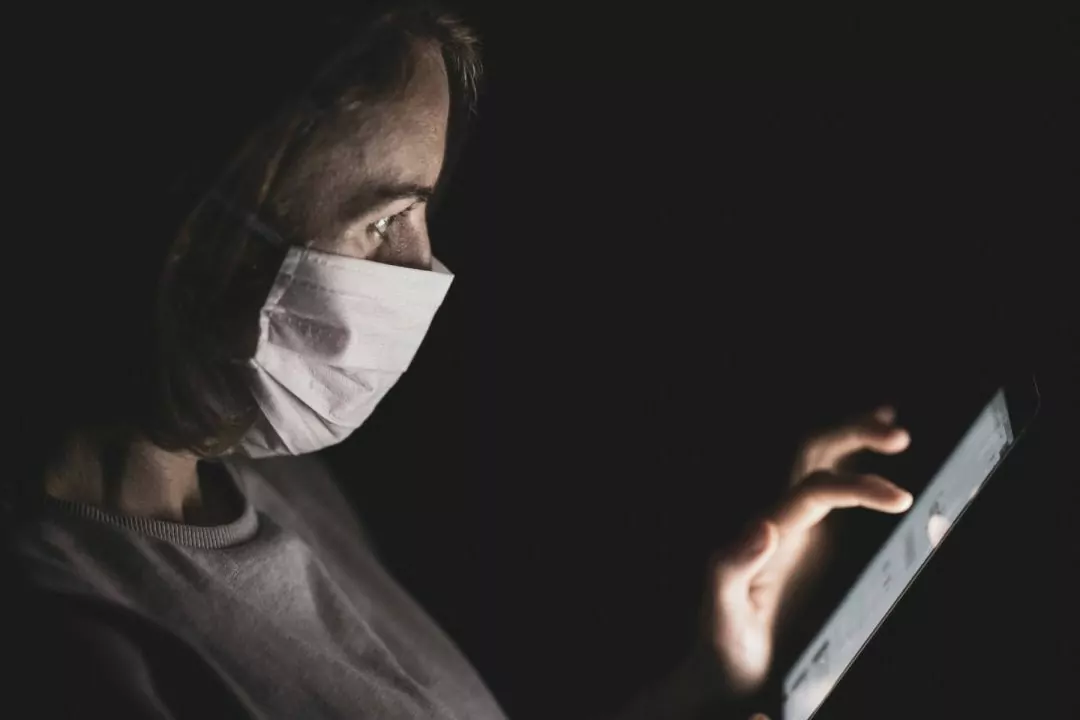 Apple показала статистику передвижений во время карантина: украинцы сократили пешие прогулки на 52%