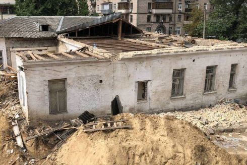 Садибу Барбана продовжують розбирати, а поліція затримала захисників будівлі. Що відбувається