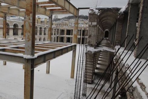 Фото. Як тривають протиаварійні роботи в Гостиному дворі на Подолі