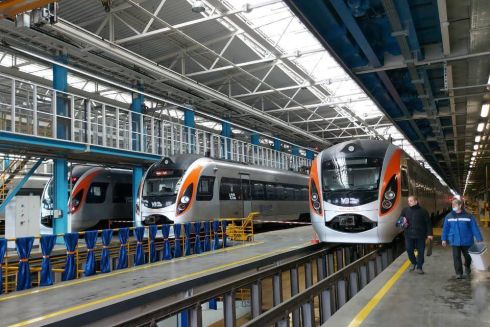 «Укрзалізниця» повертає платний проїзд на неевакуаційні та закордонні рейси