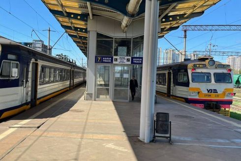 На Дарниці перенесли зупинку міської електрички