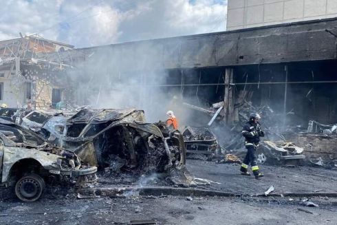 У центрі Вінниці ворожі ракети влучили у цивільні об'єкти, є загиблі