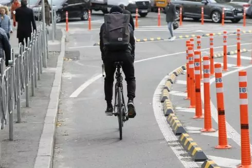 С осени велополосы в Украине начнут отделять бортами от парковок