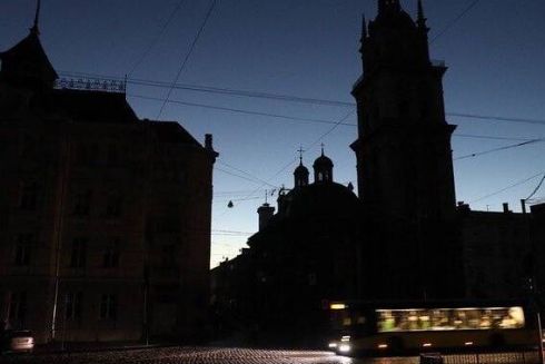 Фото. Львів без світла ввечері 10 жовтня