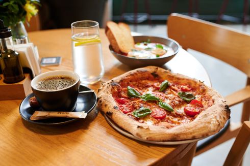 В ТРЦ Respublika Park открыли городское кафе «1708» с неаполитанской пиццей