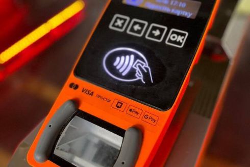 Оплата проїзду банківською карткою запрацювала в усьому наземному транспорті Києва