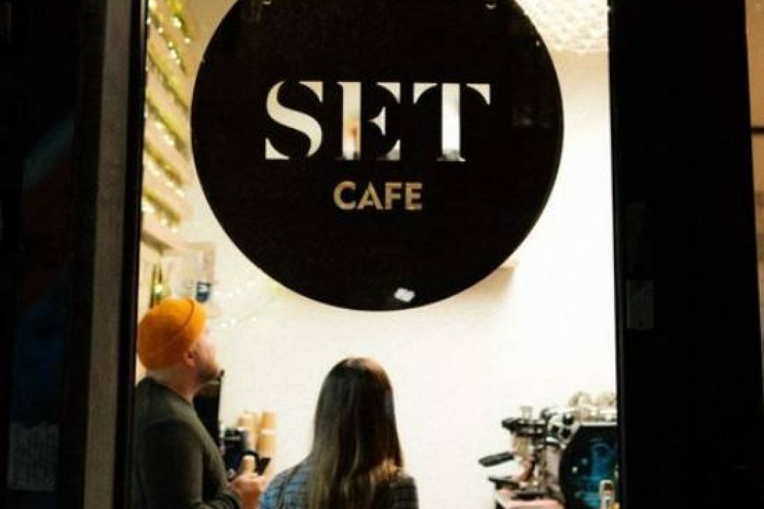 На Подолі відкрили Set Cafe: з кавою, сніданками і робочим простором