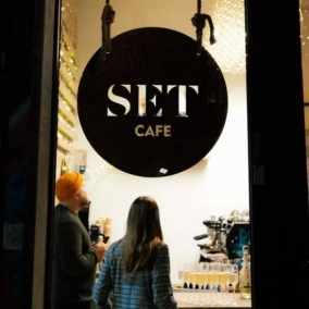 На Подолі відкрили Set Cafe: з кавою, сніданками і робочим простором