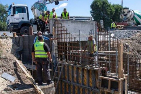 Рух оновленою ділянкою Кільцевої дороги у Києві відкриють наприкінці літа