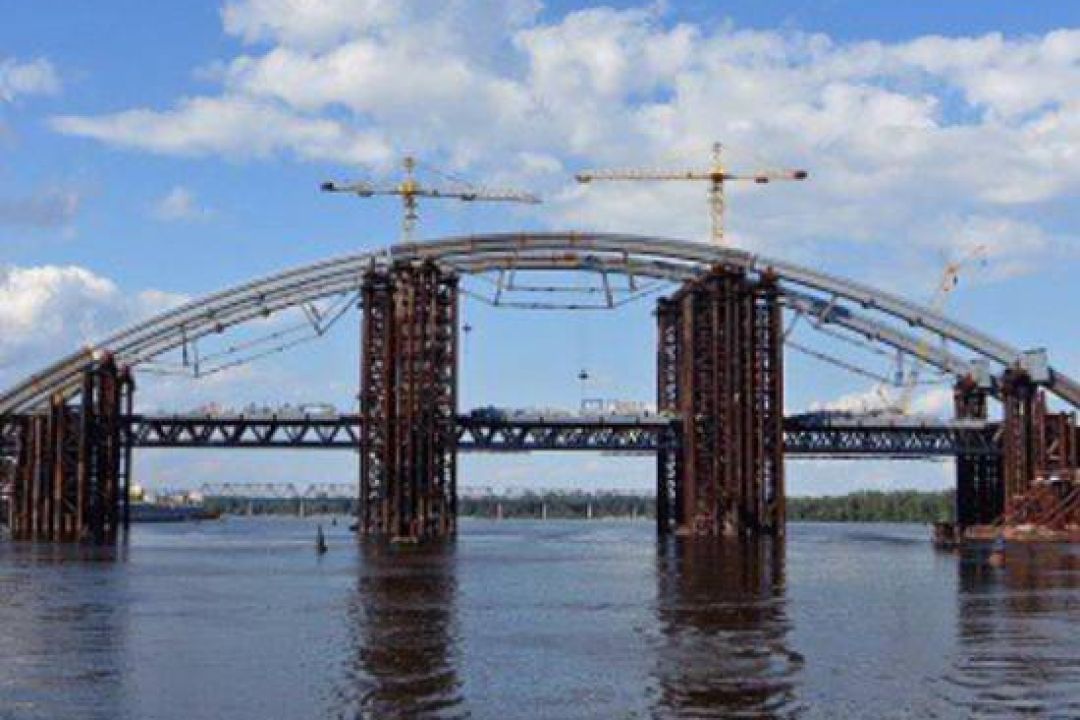 Викрито розкрадання коштів на будівництві Подільського мосту: яких збитків завдали