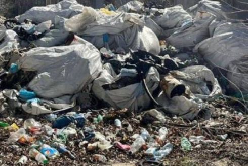 Генпідрядника будівництва Подільського мосту змусили прибрати незаконне сміттєзвалище та відшкодувати 130 тис. грн