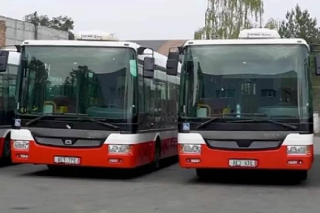 Бучанська громада отримала пасажирські автобуси від Праги: запустять новий маршрут