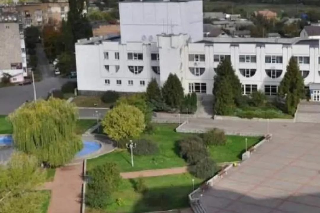 У Бородянці облаштовують новий парк на центральній площі