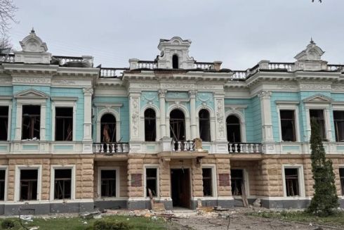 Внаслідок удару по Сумах постраждала архітектурна пам'ятка та конгрес-центр: подробиці