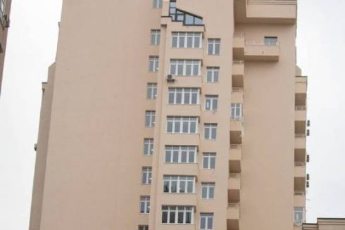 На Солом&rsquo;янці повністю відновили 25-поверхівку, в яку минулого року влучила російська ракета