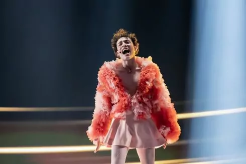 Переможець &laquo;Євробачення&raquo; Nemo повертає трофей на знак протесту проти участі Ізраїлю