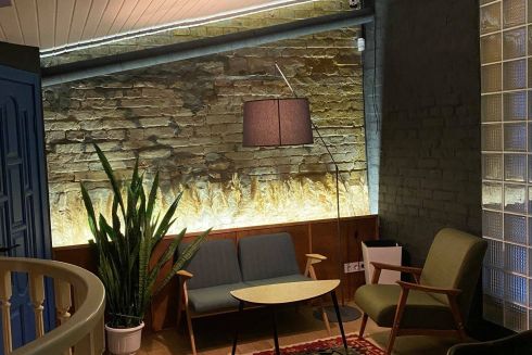 Команда «Хвильового» відкриває новий бар «Багряний» на Андріївському узвозі