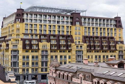 Верховний суд зобов'язав ввести в експлуатацію «будинок-монстр». У забудовника немає прав на землю