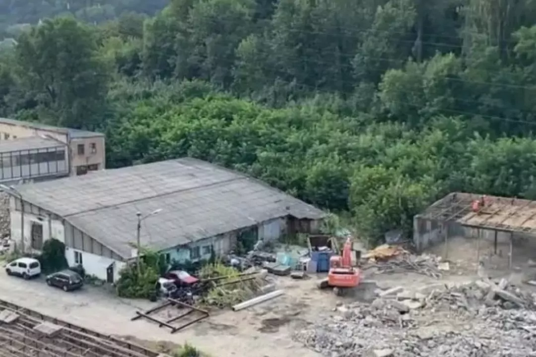 Забудовник відновив будівництво ЖК впритул до Солом&rsquo;янського парку